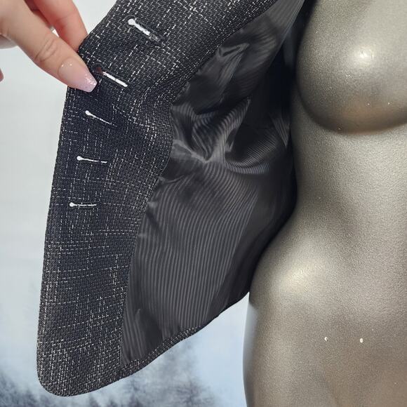 The Limited Collection Short Sleeve Puffer V-Neck Blaze | Women's Medium - Picture 3 of 15